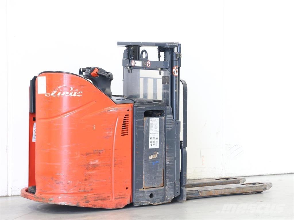 Linde L12LSP/133 معدات التكديس الجوالة