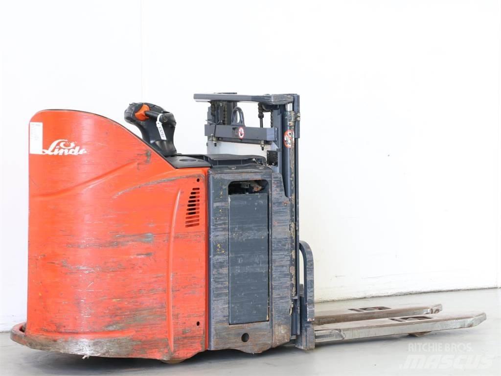 Linde L12SP/133 معدات التكديس الجوالة