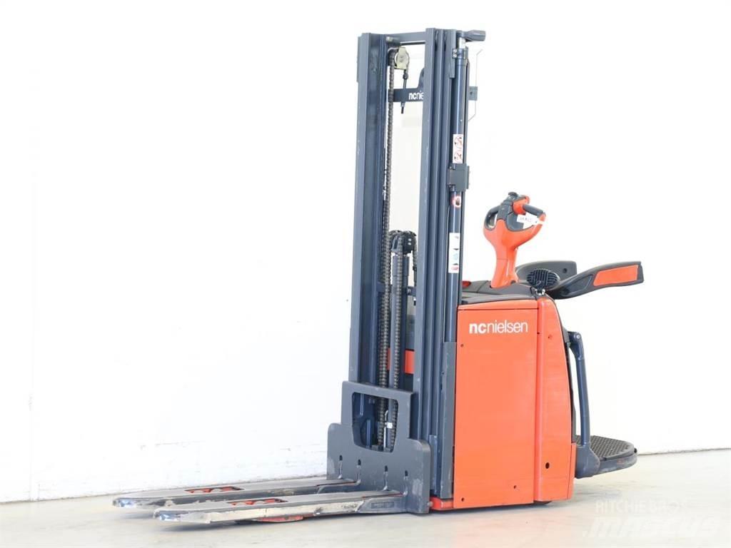 Linde L14AP/1173 معدات التكديس الجوالة