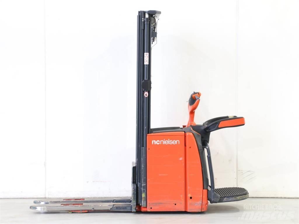 Linde L14AP/1173-00 معدات التكديس الجوالة