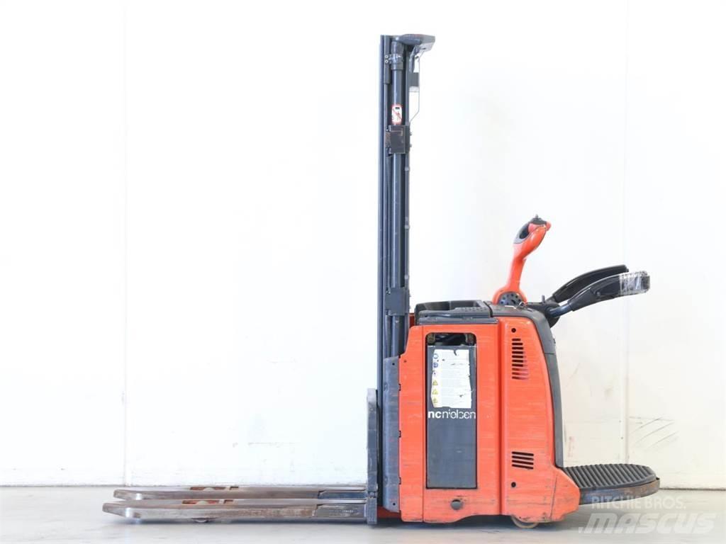 Linde L14AP/133 معدات التكديس الجوالة