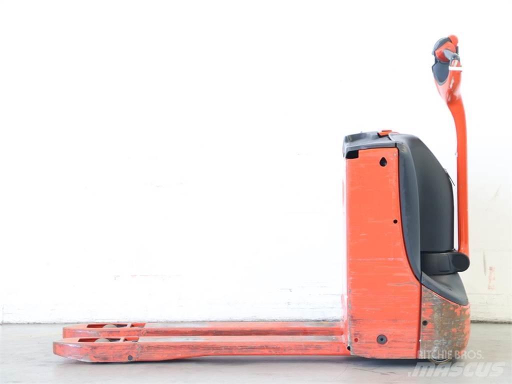 Linde T16/1152 معدات التكديس الجوالة