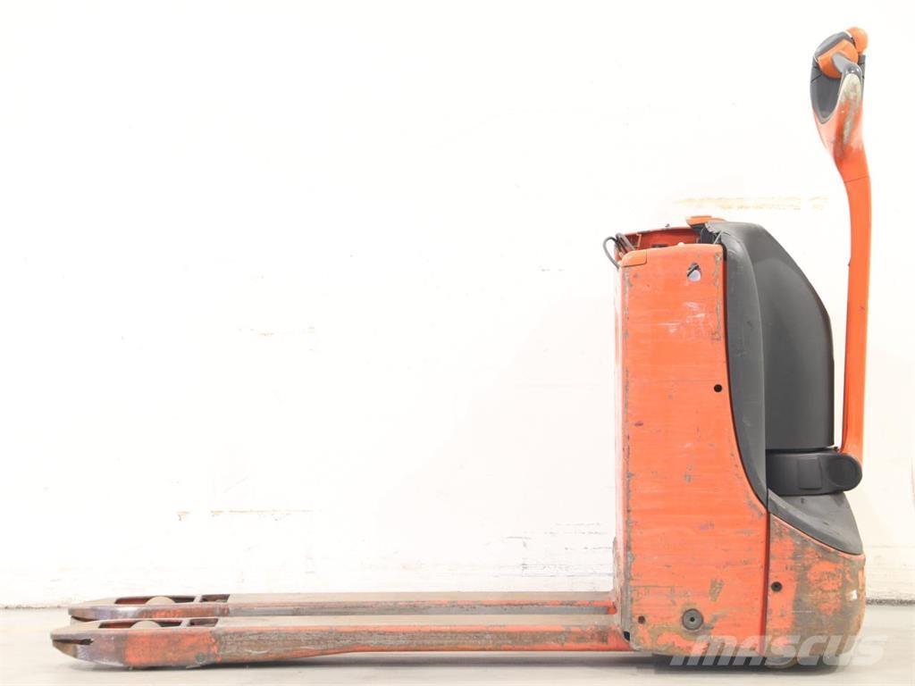 Linde T16/1152 معدات التكديس الجوالة