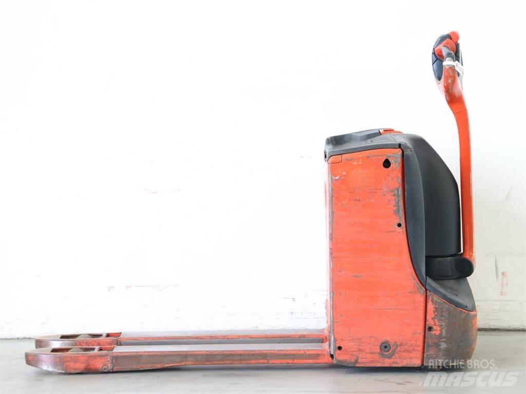 Linde T16/1152-00 معدات التكديس الجوالة