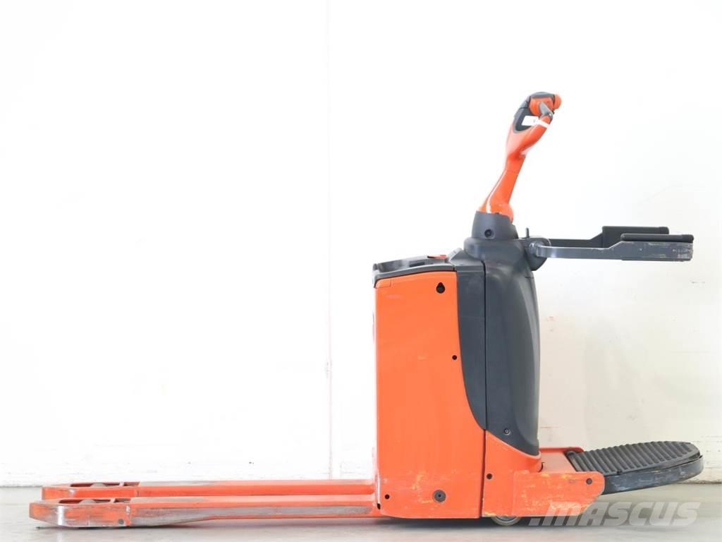 Linde T16P/1151 معدات التكديس الجوالة