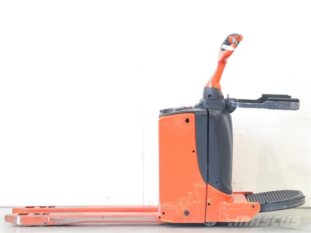 Linde T16P/1151 معدات التكديس الجوالة