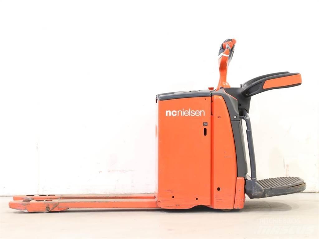 Linde T20AP/1153-02 معدات التكديس الجوالة