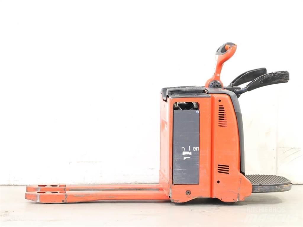Linde T20AP/131-08 معدات التكديس الجوالة