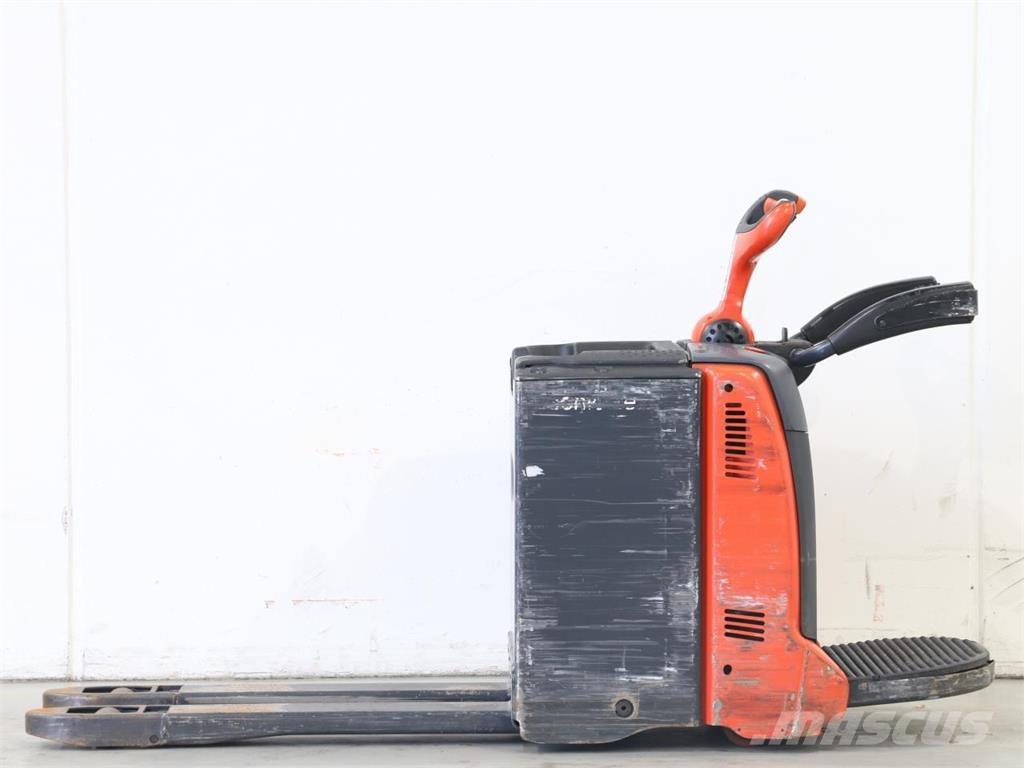 Linde T20AP/131-08 معدات التكديس الجوالة