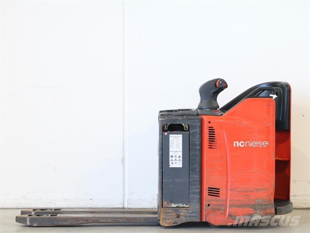 Linde T20SP/131 معدات التكديس الجوالة