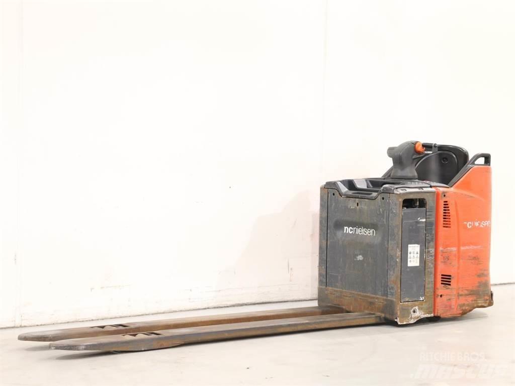 Linde T20SP/131 معدات التكديس الجوالة