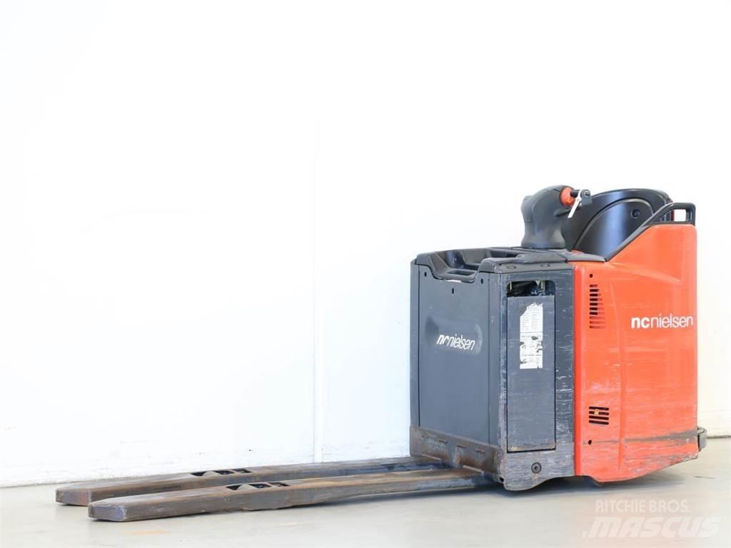 Linde T20SP/131 معدات التكديس الجوالة