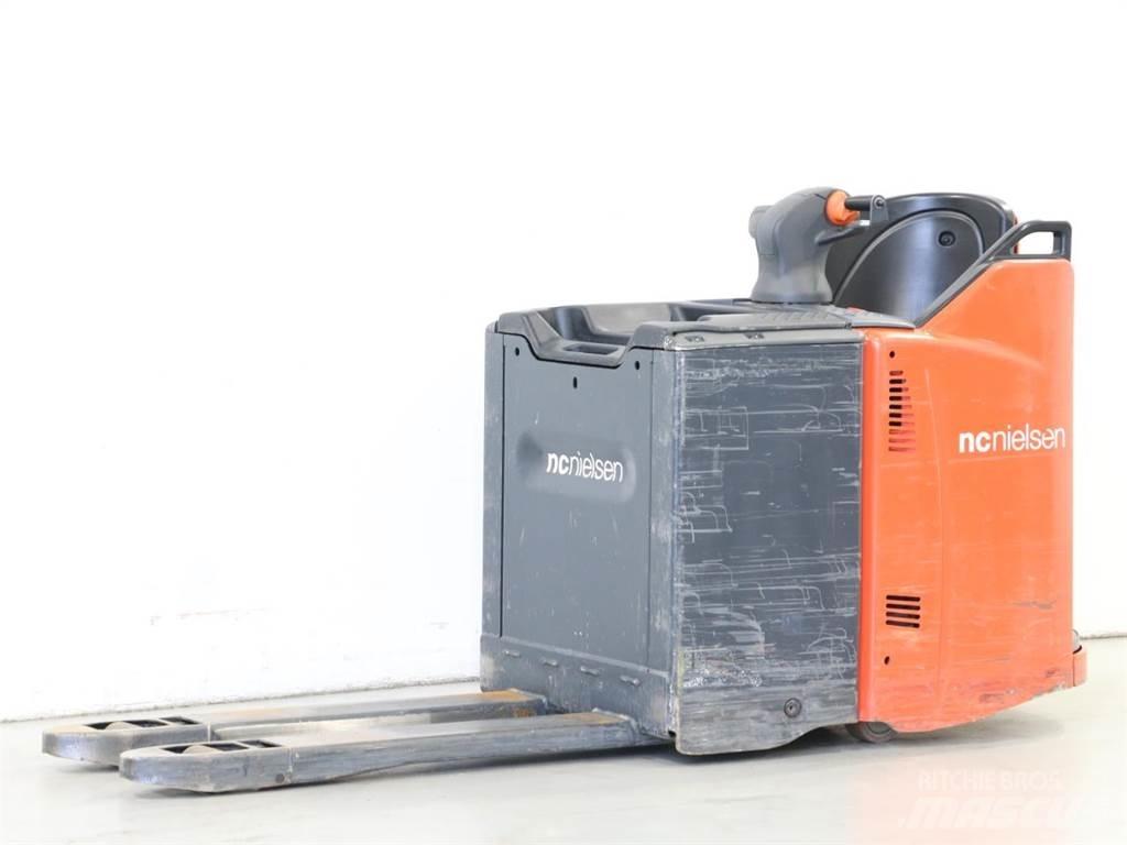 Linde T20SP/131 معدات التكديس الجوالة