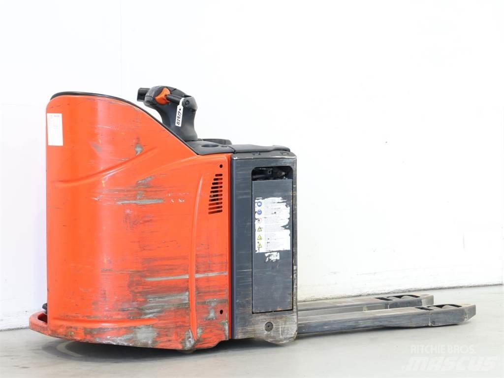 Linde T20SP/131 معدات التكديس الجوالة