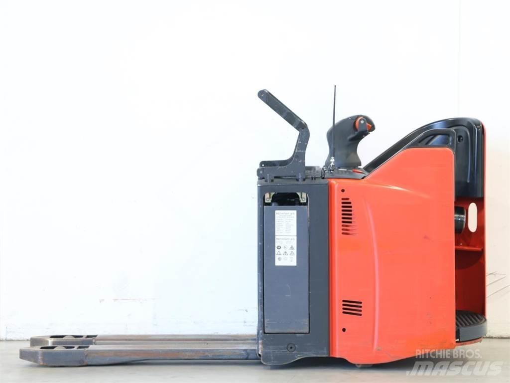 Linde T20SP/131 معدات التكديس الجوالة