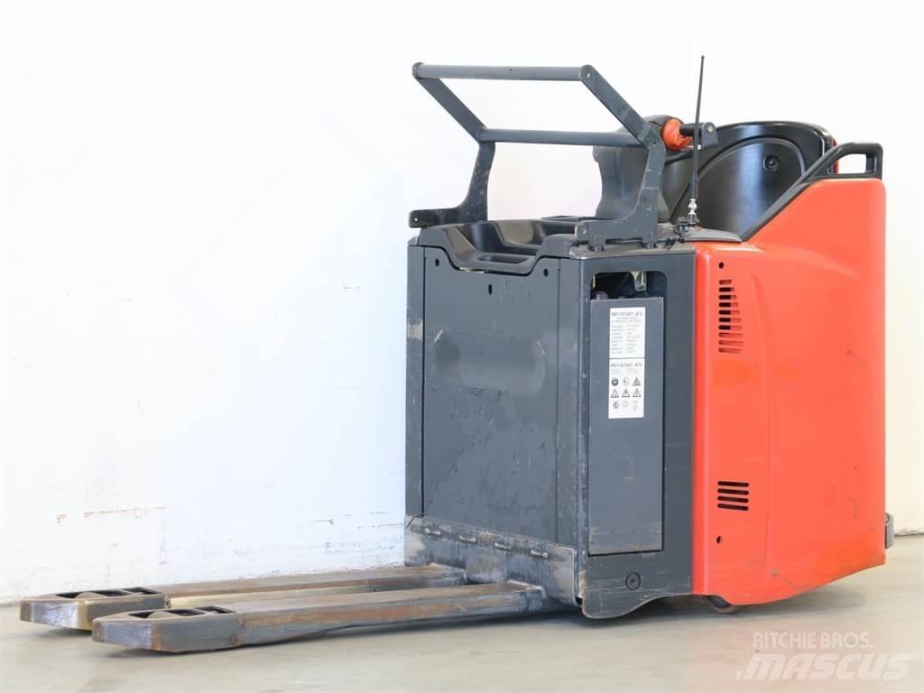 Linde T20SP/131 معدات التكديس الجوالة
