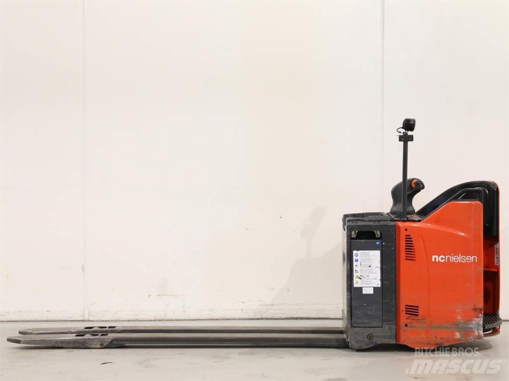 Linde T20SP/131-07 معدات التكديس الجوالة