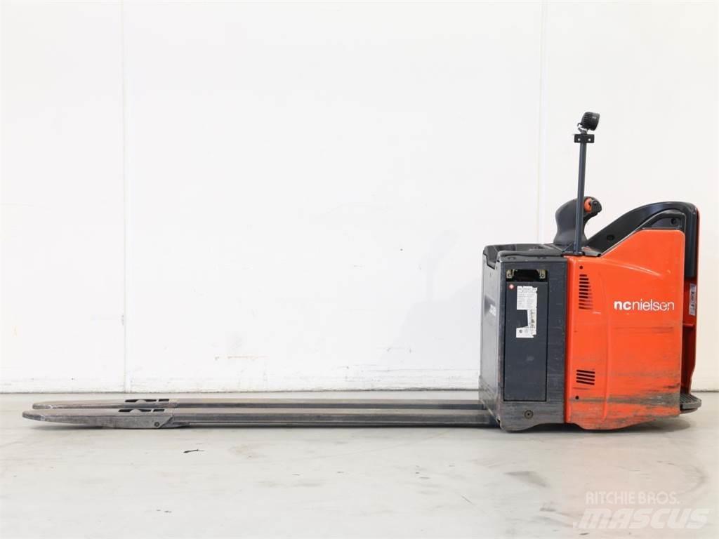 Linde T20SP/131-07 معدات التكديس الجوالة