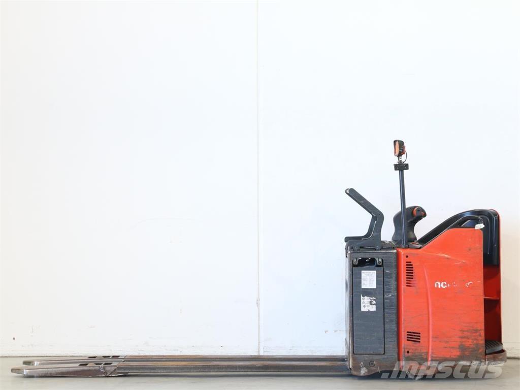 Linde T20SP/131-08 معدات التكديس الجوالة