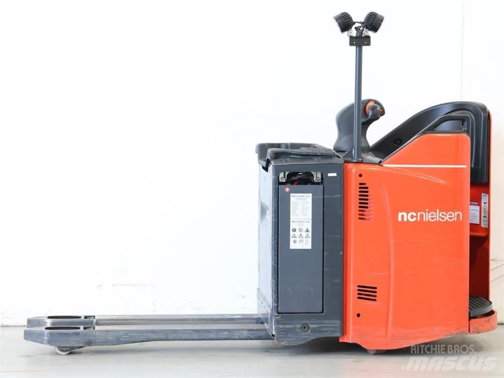 Linde T20SP/131-08 معدات التكديس الجوالة