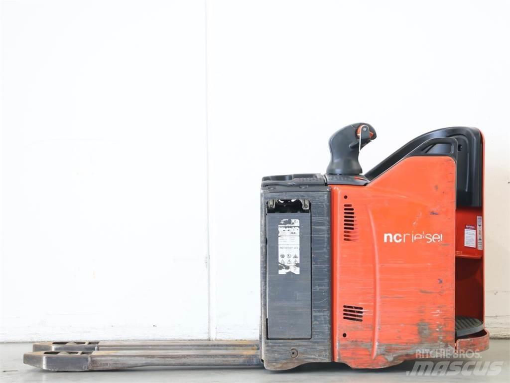 Linde T20SP/131-08 معدات التكديس الجوالة