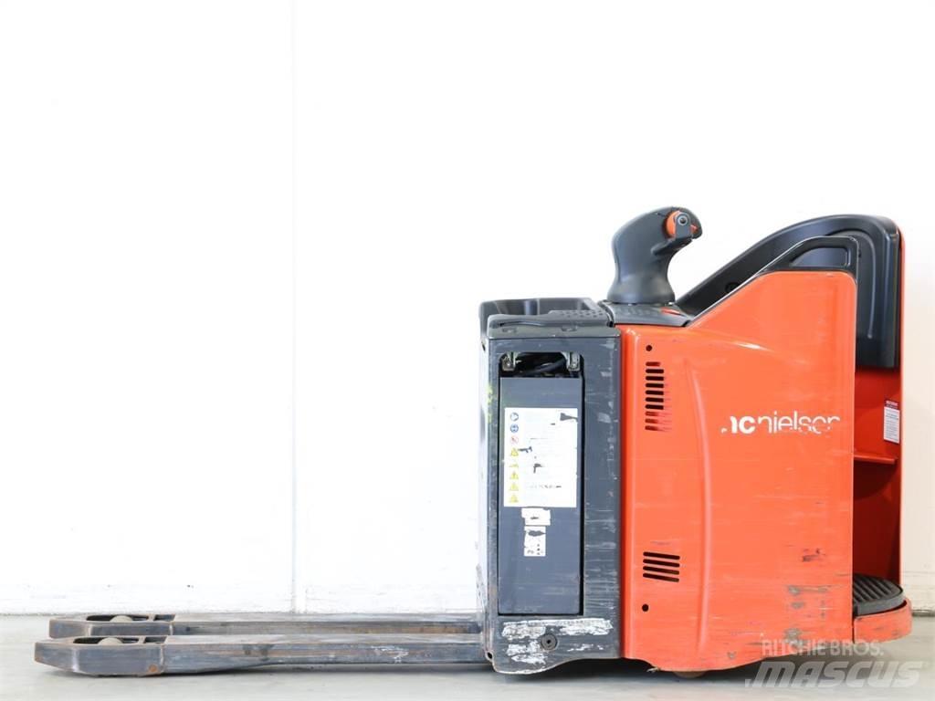 Linde T20SP/131-08 معدات التكديس الجوالة