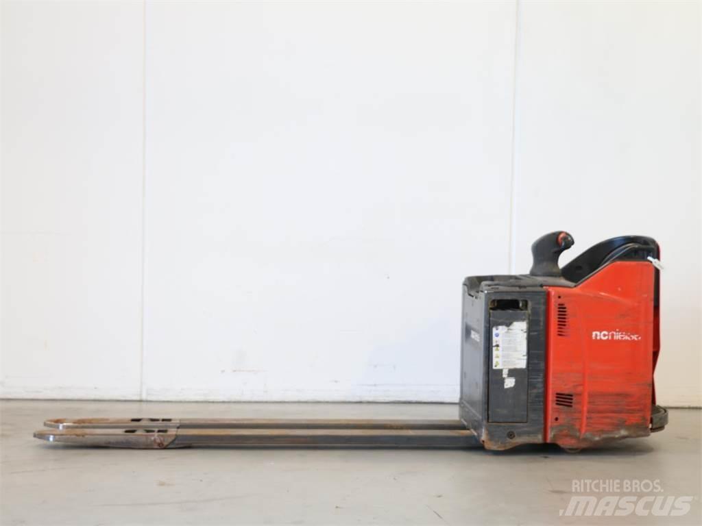 Linde T25SP/131-07 معدات التكديس الجوالة