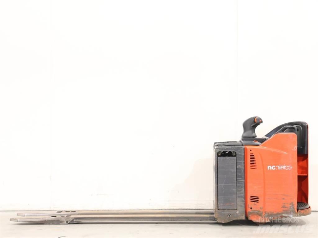 Linde T25SP/131-08 معدات التكديس الجوالة