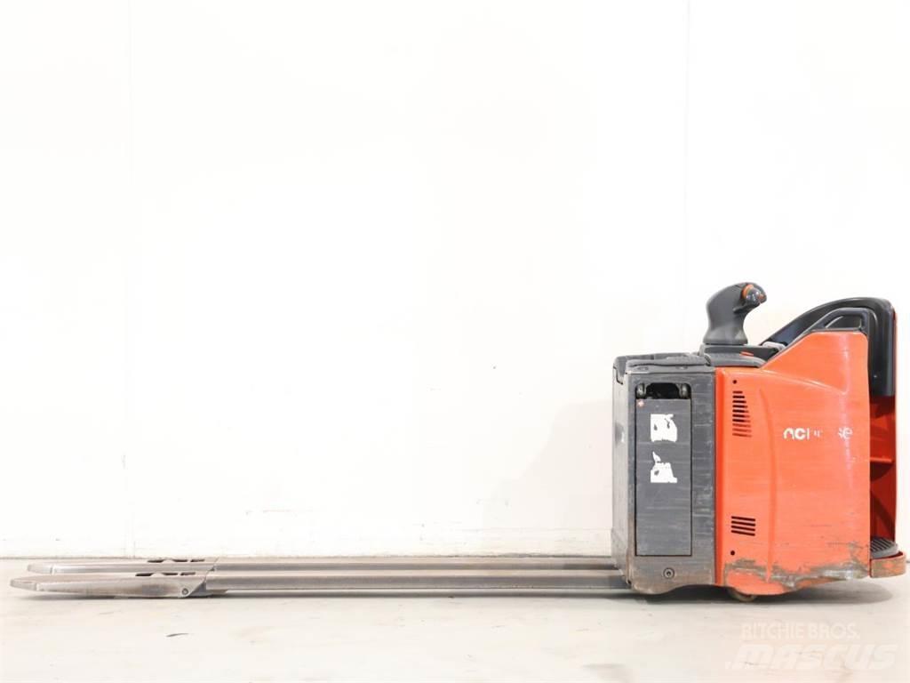 Linde T25SP/131-08 معدات التكديس الجوالة