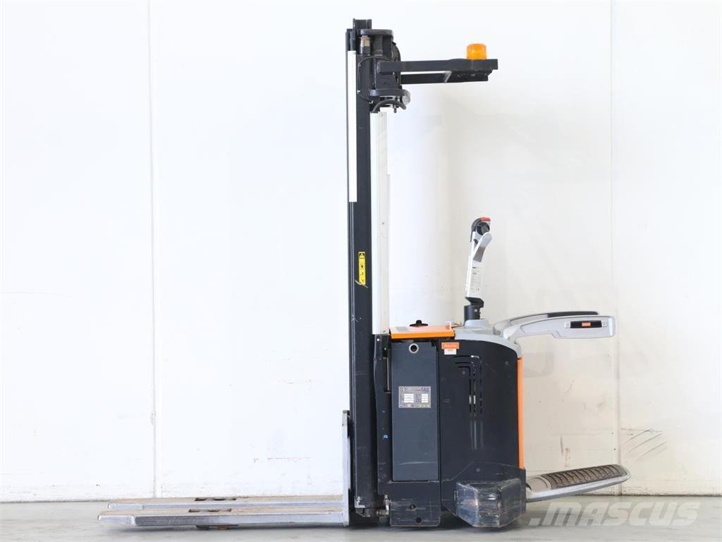 Rocla SP16AC TF5400 معدات التكديس الجوالة