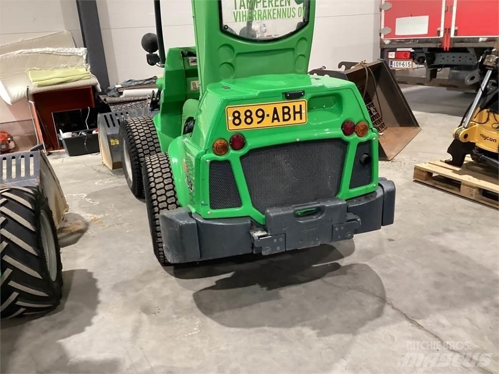 Avant 760. I لوادر صغيرة