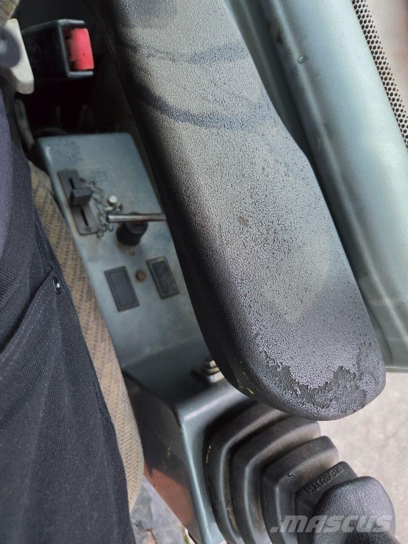 Bobcat 442 حفارات وسط 7 طن - 12 طن