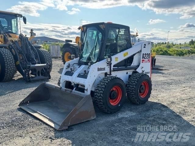 Bobcat A220 لوادر انزلاقية التوجيه