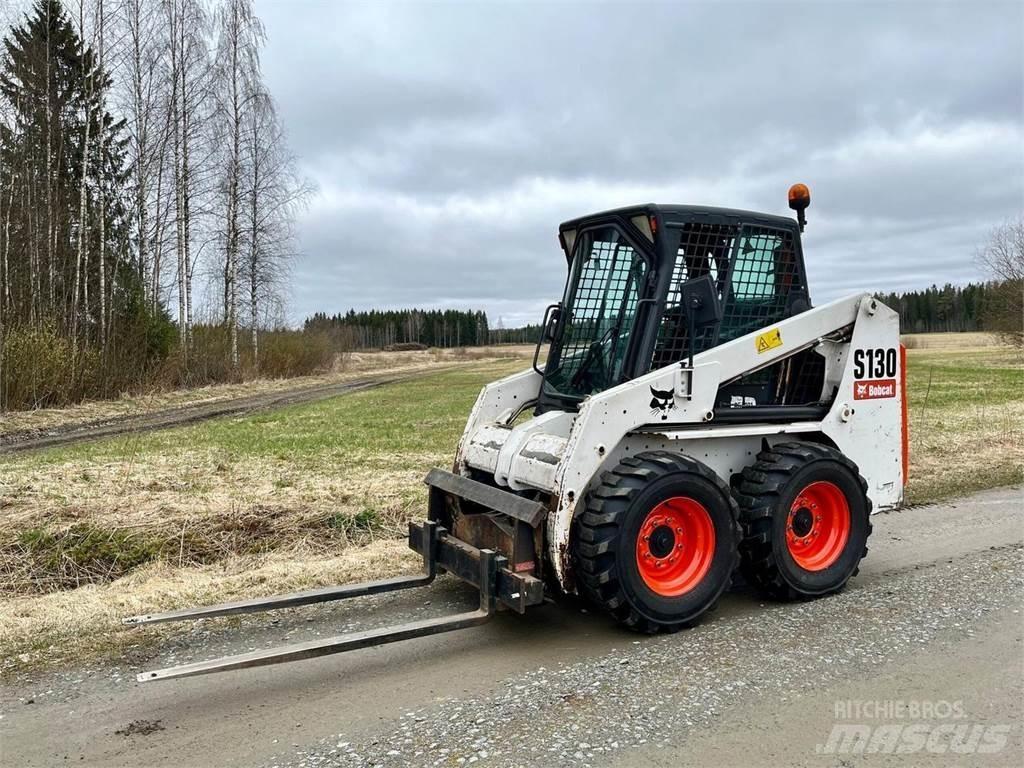 Bobcat S130 لوادر انزلاقية التوجيه