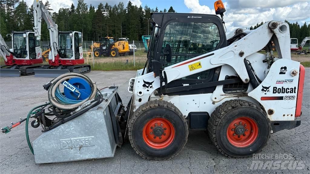 Bobcat S650 لوادر انزلاقية التوجيه