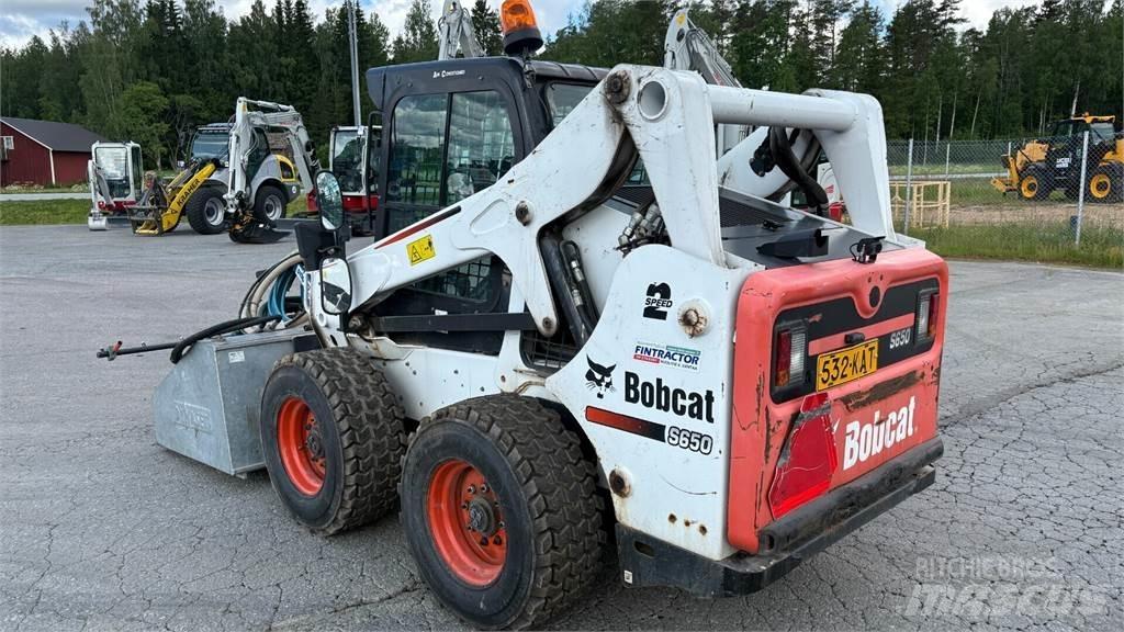 Bobcat S650 لوادر انزلاقية التوجيه