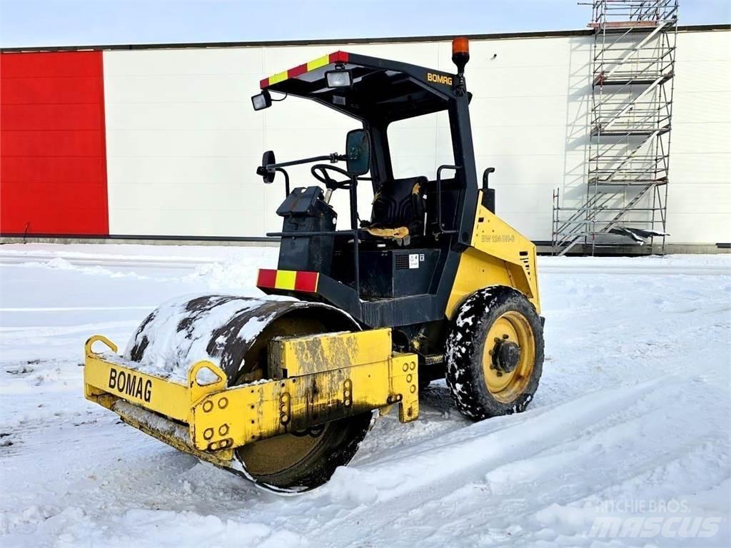 Bomag BW 124 DH-3 أخرى