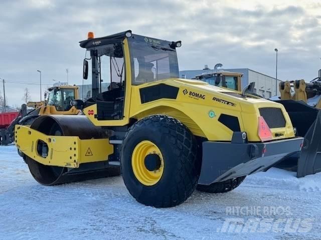 Bomag BW 213D-5 أخرى