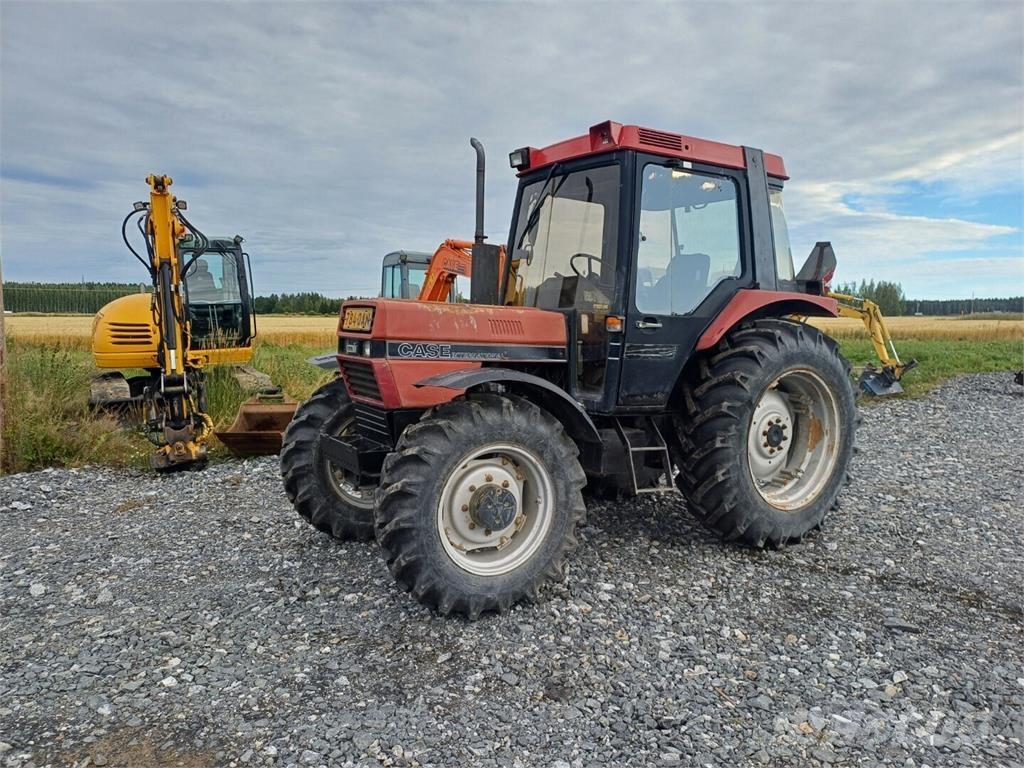 Case IH 685XL الجرارات