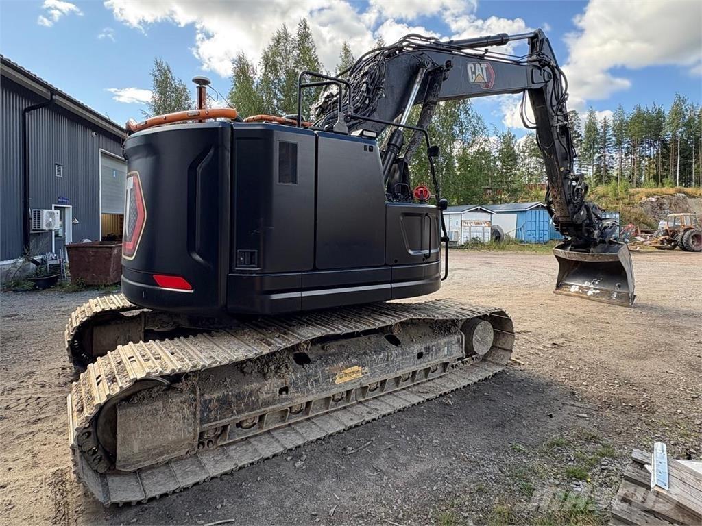 CAT 325 حفارات زحافة