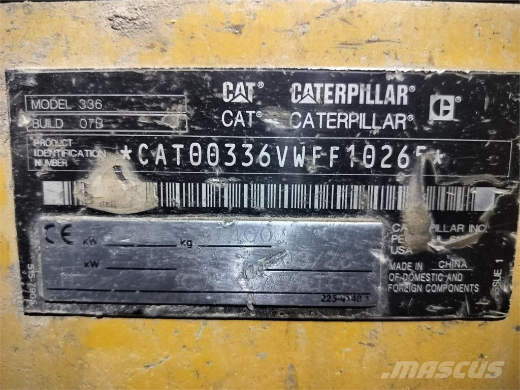 CAT 336 حفارات زحافة