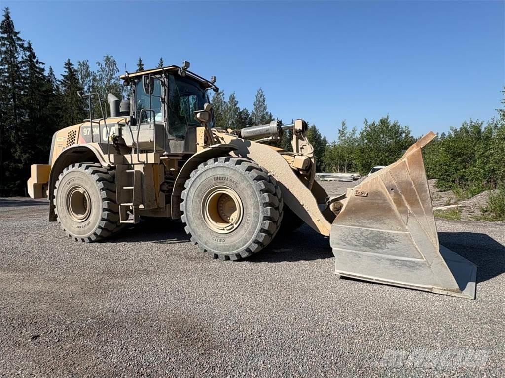 CAT 972 M لوادر بعجل
