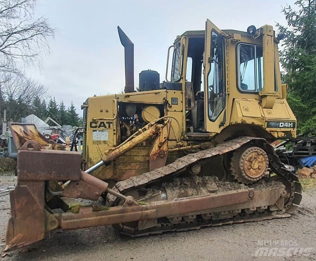 CAT D 4 H أخرى