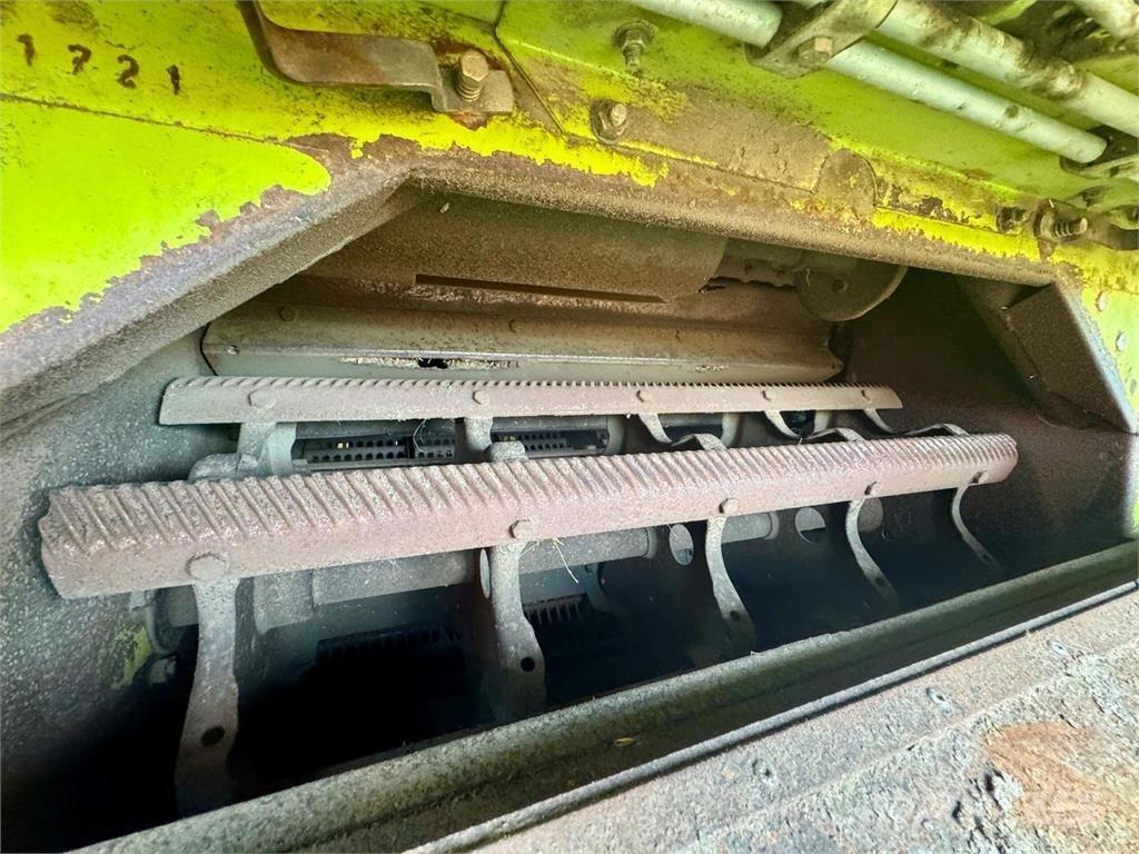 CLAAS 48 حصادات