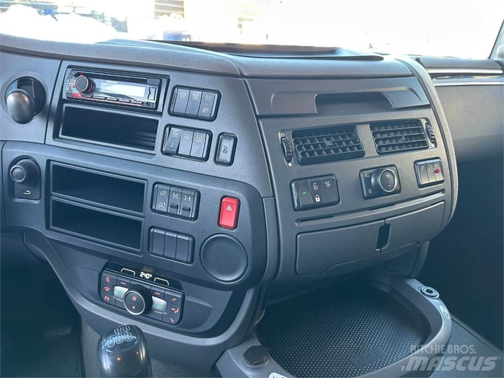 DAF XF 530 6x4 وحدات الجر