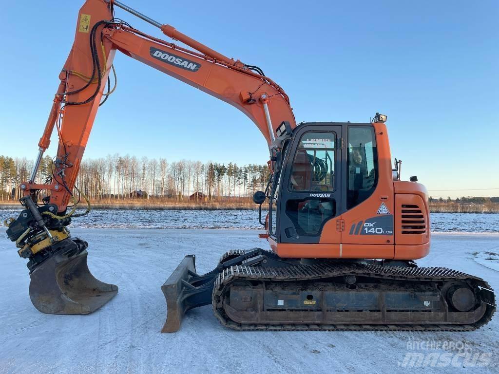 Doosan DX 140 LCR حفارات زحافة