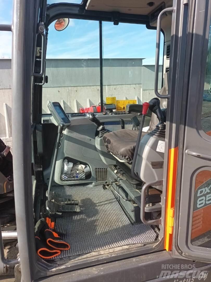 Doosan DX85 R حفارات وسط 7 طن - 12 طن