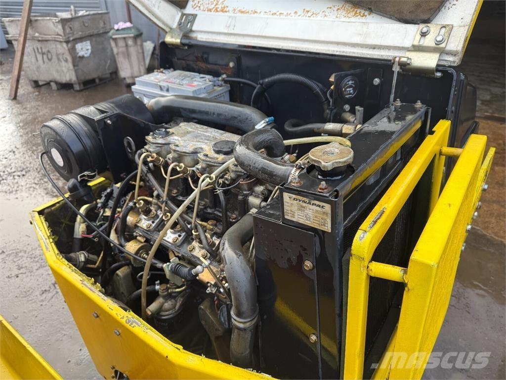 Dynapac CC 100 أخرى