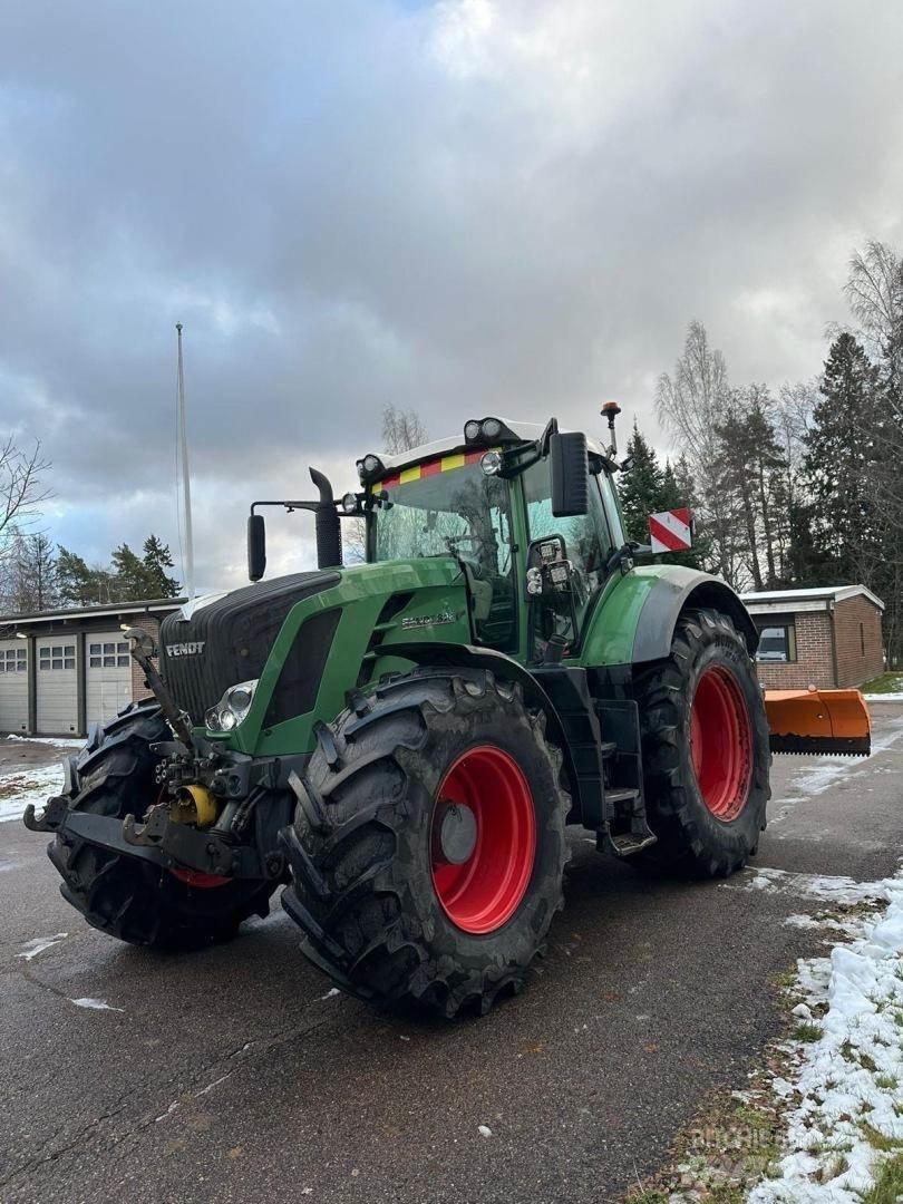 Fendt 828 VARIO الجرارات