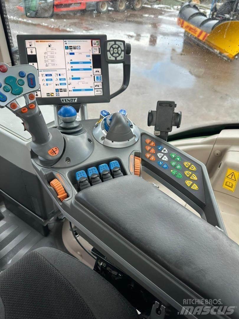 Fendt 828 VARIO الجرارات